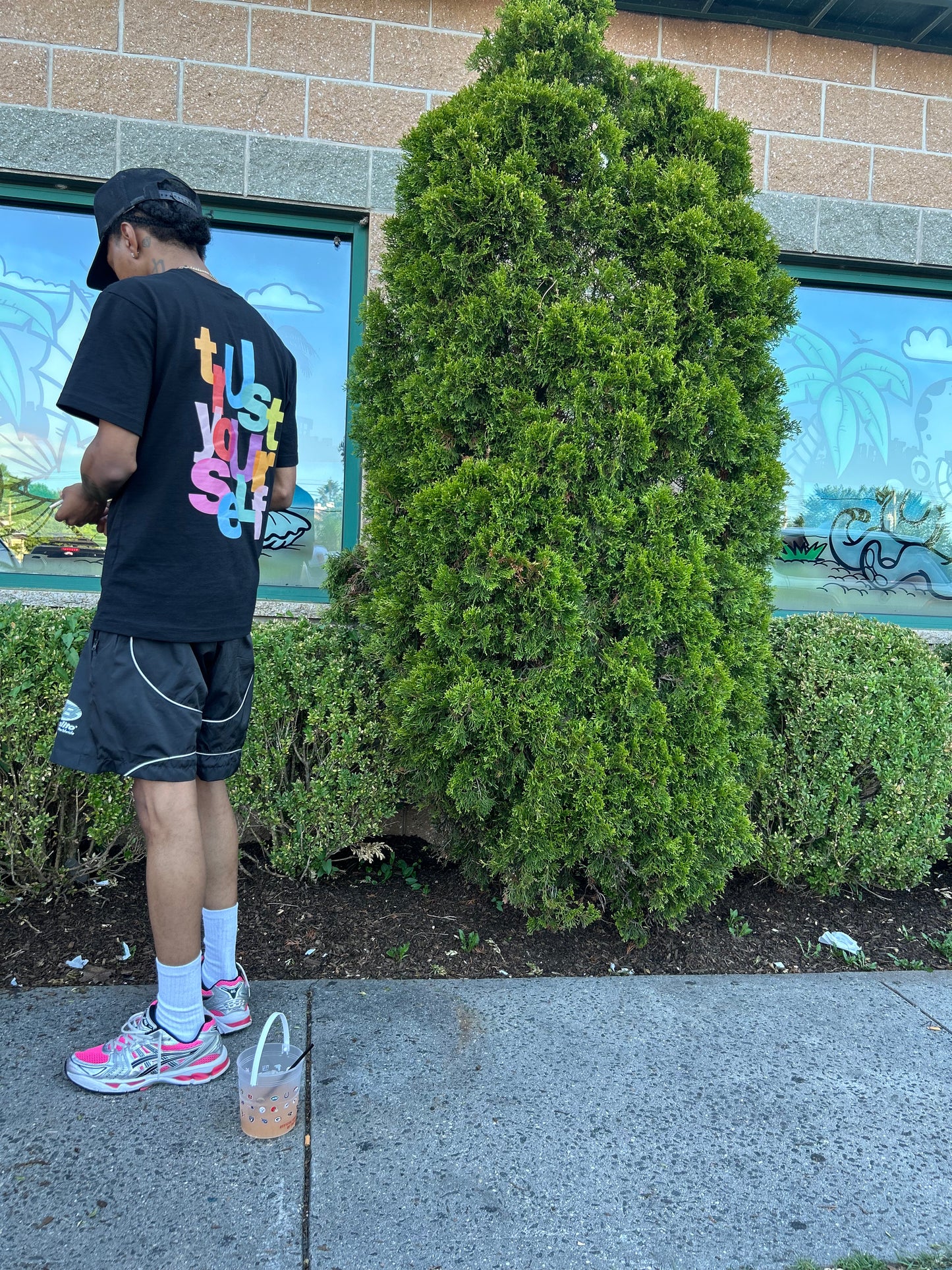 Bevalito “Colours” Black Tee