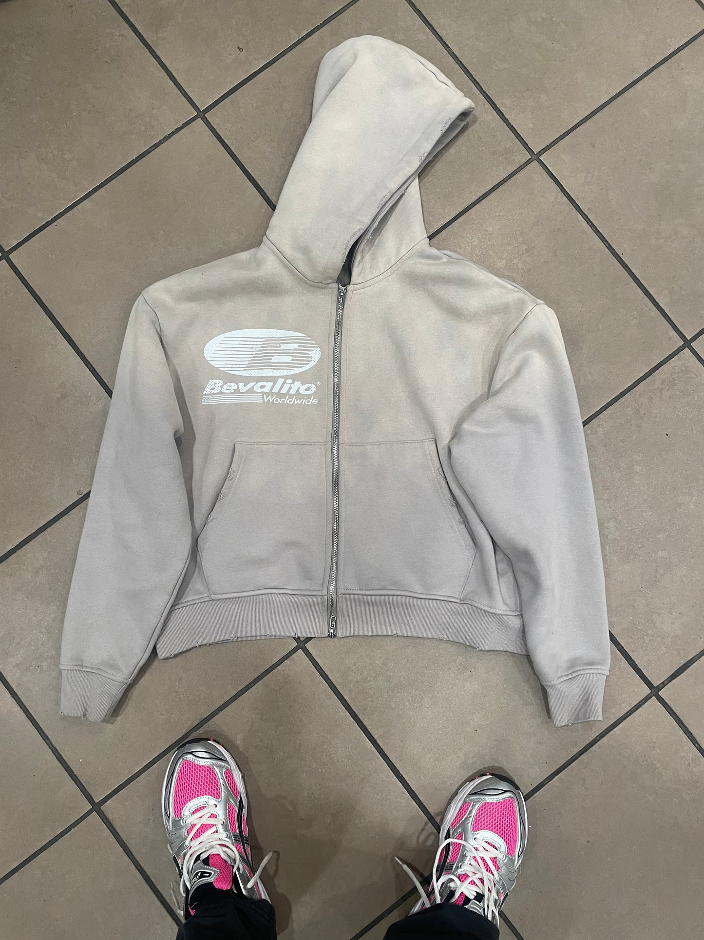 Bevalito “Logo” Cement Grey Zip Up