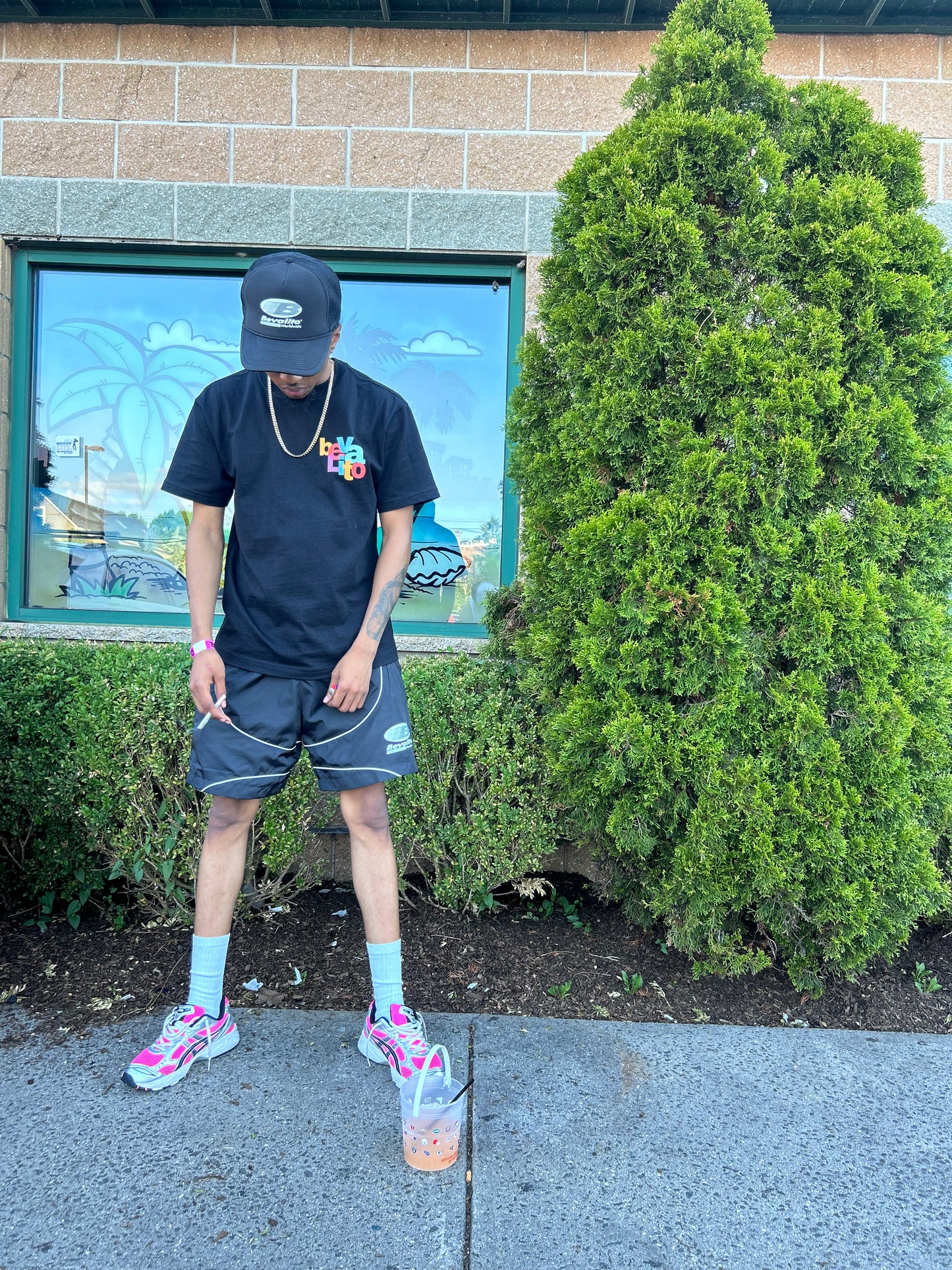 Bevalito “Colours” Black Tee